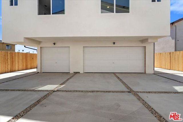 707 W 80th Street, Los Angeles, CA 90044