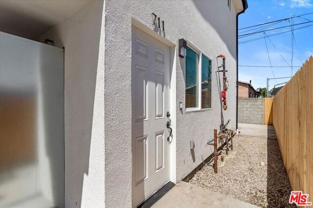 707 W 80th Street, Los Angeles, CA 90044