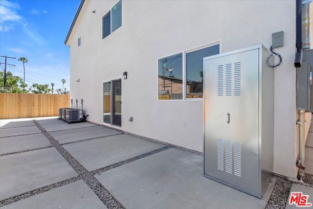 707 W 80th Street, Los Angeles, CA 90044