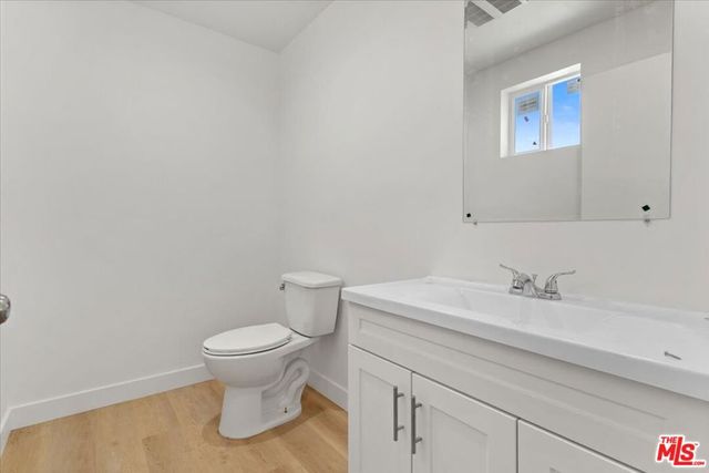 707 W 80th Street, Los Angeles, CA 90044