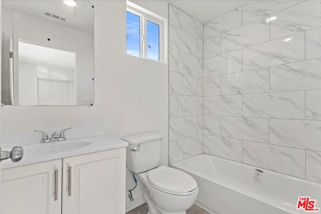 707 W 80th Street, Los Angeles, CA 90044