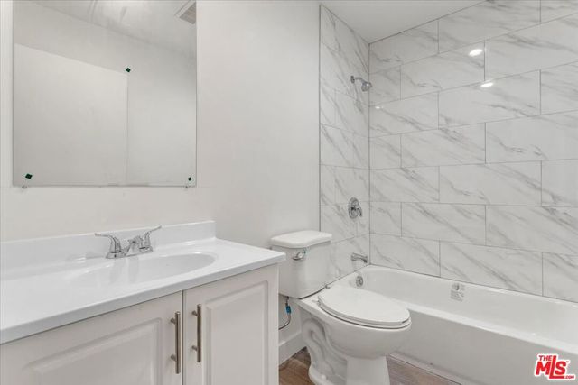 707 W 80th Street, Los Angeles, CA 90044