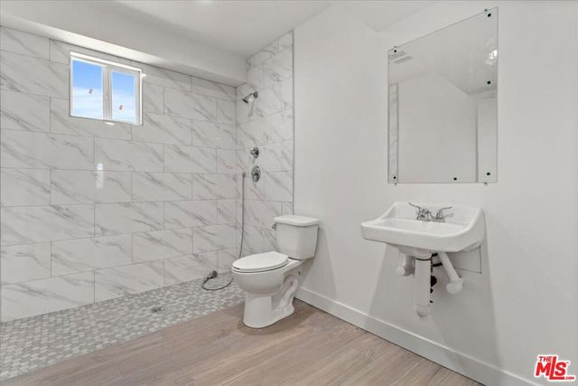 707 W 80th Street, Los Angeles, CA 90044