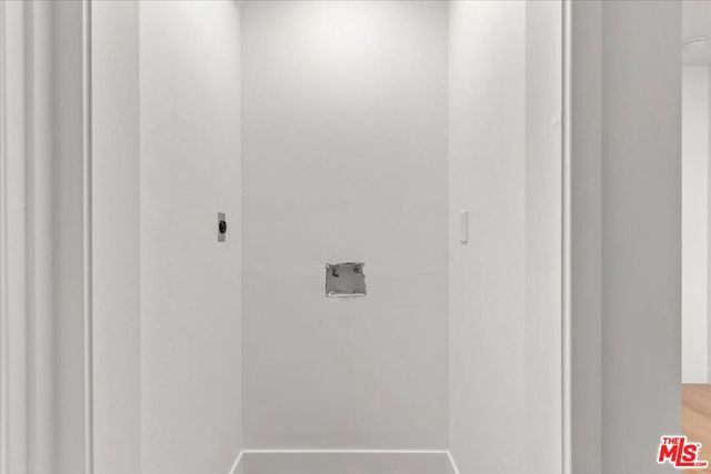 707 W 80th Street, Los Angeles, CA 90044