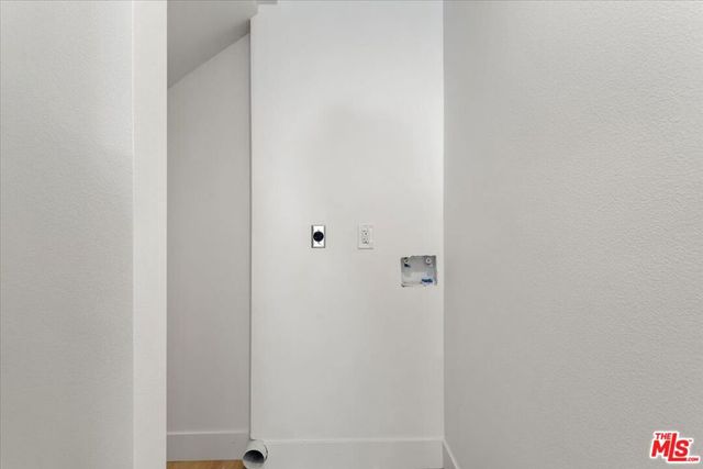 707 W 80th Street, Los Angeles, CA 90044