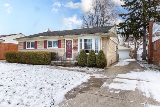 320 N Batchewana Street, Clawson, MI 48017