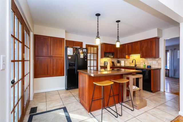 320 N Batchewana Street, Clawson, MI 48017