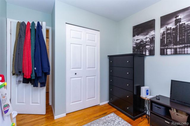 320 N Batchewana Street, Clawson, MI 48017