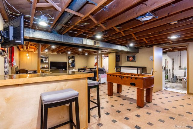 320 N Batchewana Street, Clawson, MI 48017