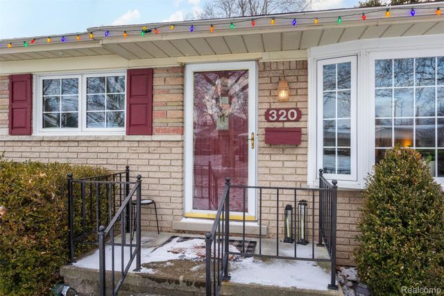 320 N Batchewana Street, Clawson, MI 48017