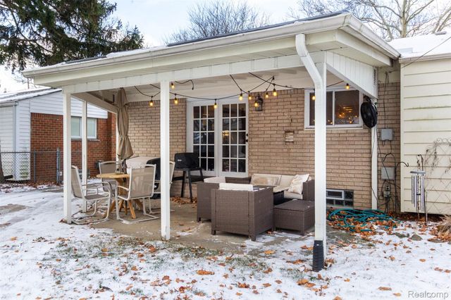 320 N Batchewana Street, Clawson, MI 48017