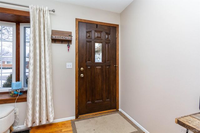 320 N Batchewana Street, Clawson, MI 48017