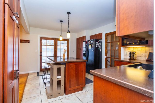 320 N Batchewana Street, Clawson, MI 48017