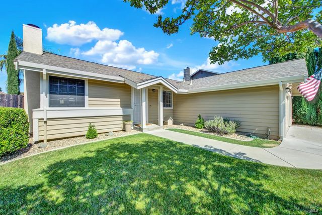 699 Shannon Dr, Vacaville, CA 95688