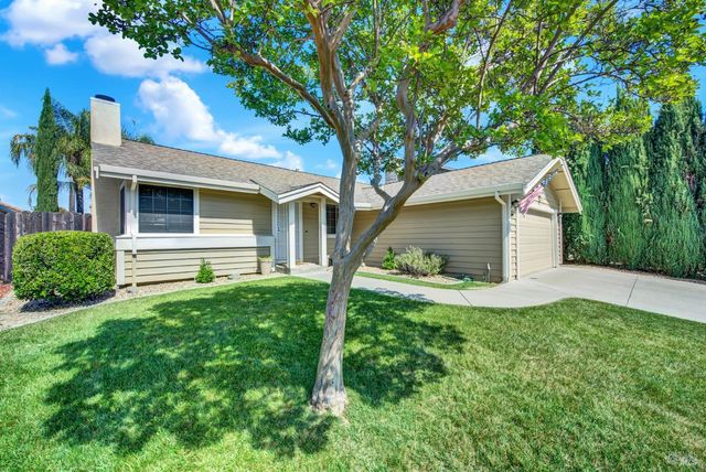 699 Shannon Dr, Vacaville, CA 95688