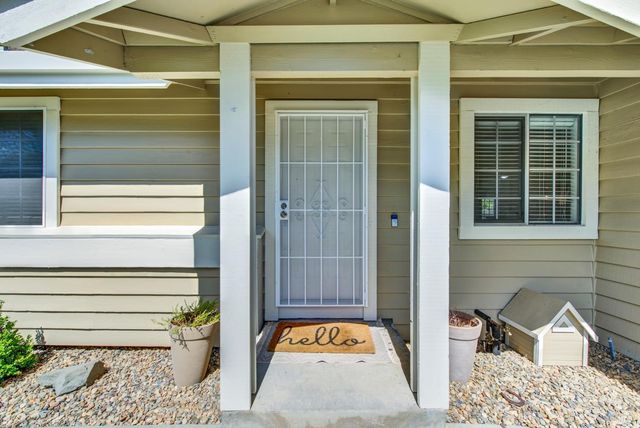 699 Shannon Dr, Vacaville, CA 95688