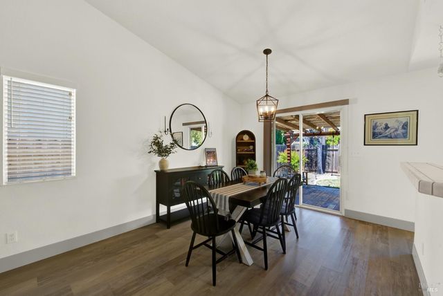 699 Shannon Dr, Vacaville, CA 95688