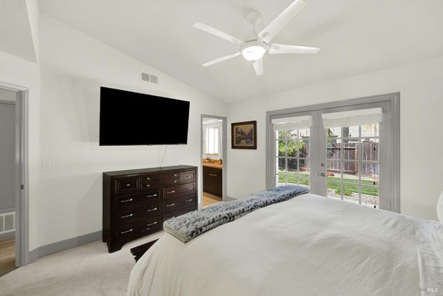 699 Shannon Dr, Vacaville, CA 95688