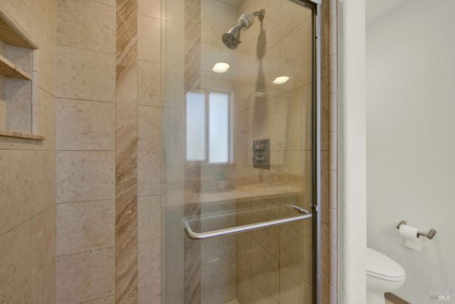 699 Shannon Dr, Vacaville, CA 95688