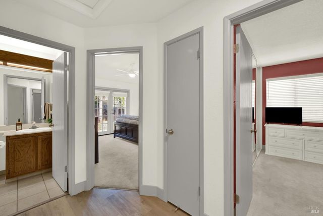 699 Shannon Dr, Vacaville, CA 95688