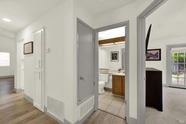 699 Shannon Dr, Vacaville, CA 95688