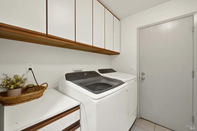 699 Shannon Dr, Vacaville, CA 95688