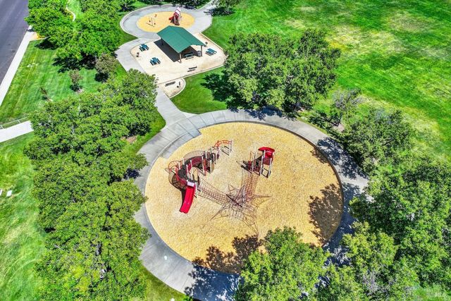 699 Shannon Dr, Vacaville, CA 95688