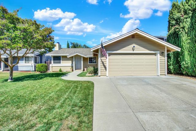699 Shannon Dr, Vacaville, CA 95688