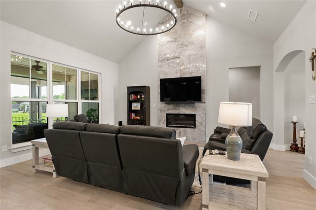 160 Bent Oak Drive, Pottsboro, TX 75076