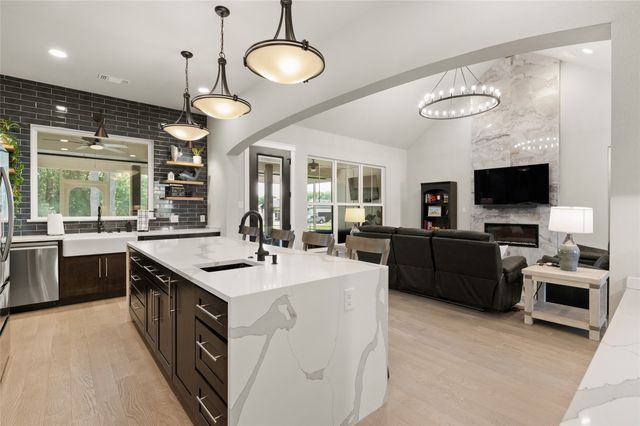 160 Bent Oak Drive, Pottsboro, TX 75076