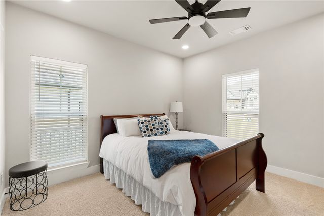 160 Bent Oak Drive, Pottsboro, TX 75076