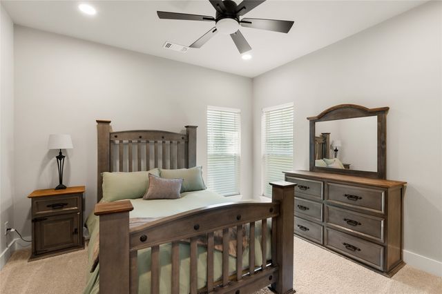 160 Bent Oak Drive, Pottsboro, TX 75076