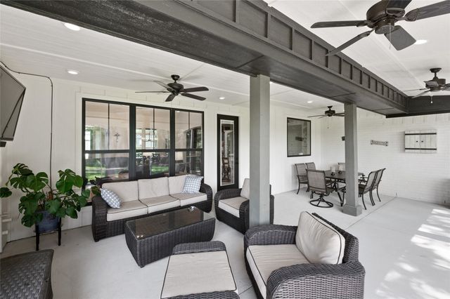 160 Bent Oak Drive, Pottsboro, TX 75076