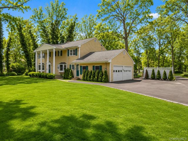 5 Linda Court, Oyster Bay, NY 11771