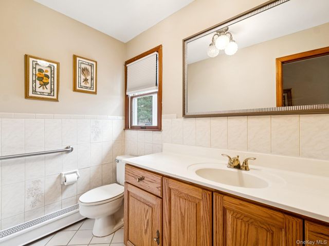 5 Linda Court, Oyster Bay, NY 11771