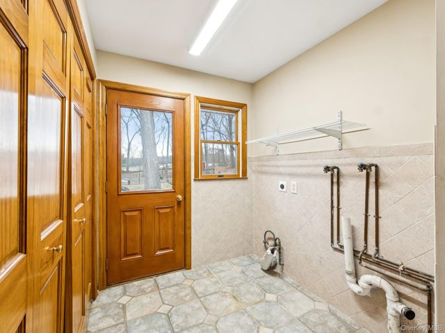 5 Linda Court, Oyster Bay, NY 11771