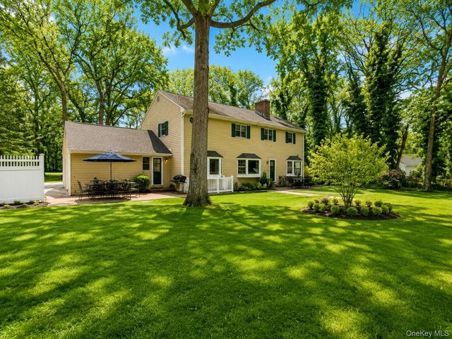 5 Linda Court, Oyster Bay, NY 11771
