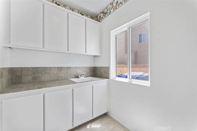 2814 Caruso, Lancaster, CA 93536