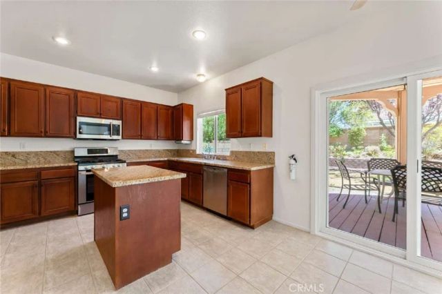 2814 Caruso, Lancaster, CA 93536