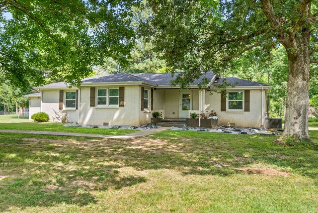 1561 Woodlawn Rd, Clarksville, TN 37042
