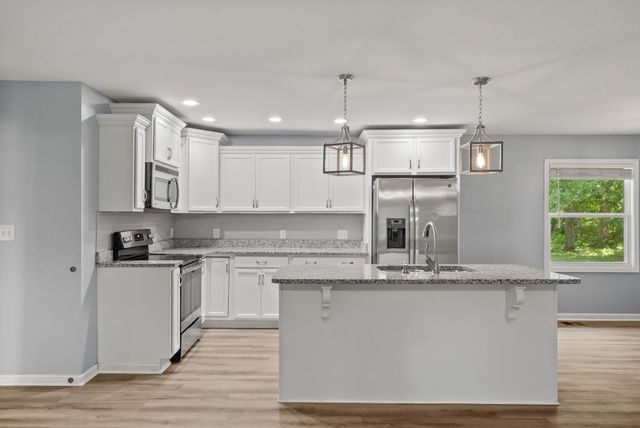 1561 Woodlawn Rd, Clarksville, TN 37042