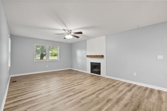 1561 Woodlawn Rd, Clarksville, TN 37042