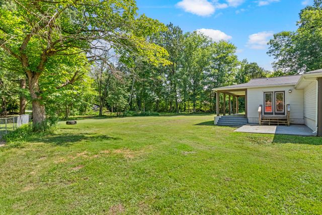 1561 Woodlawn Rd, Clarksville, TN 37042