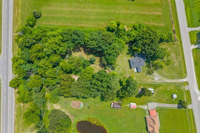 1561 Woodlawn Rd, Clarksville, TN 37042
