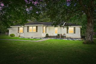 1561 Woodlawn Rd, Clarksville, TN 37042