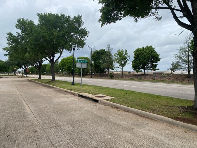 3015 N Main Street, Stafford, TX 77477