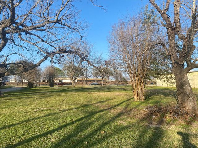 3015 N Main Street, Stafford, TX 77477