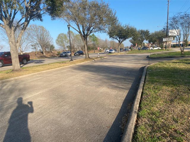 3015 N Main Street, Stafford, TX 77477