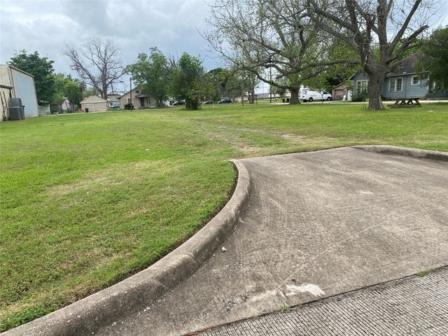 3015 N Main Street, Stafford, TX 77477