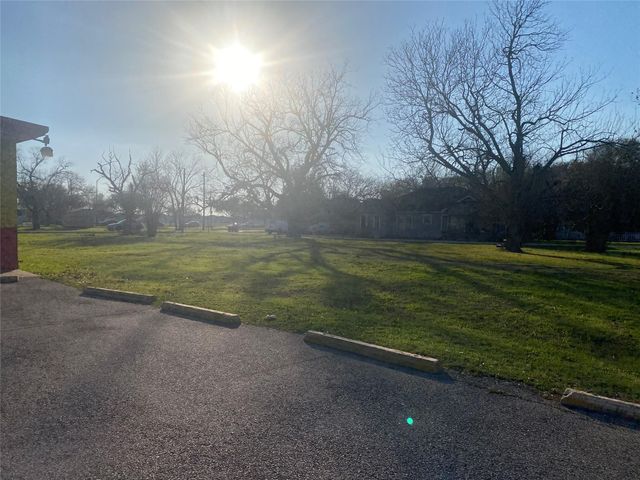 3015 N Main Street, Stafford, TX 77477